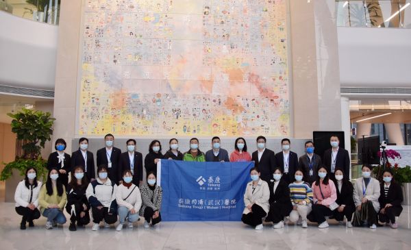 出征前援滬醫(yī)療隊(duì)合影3（通訊員：林國山攝）